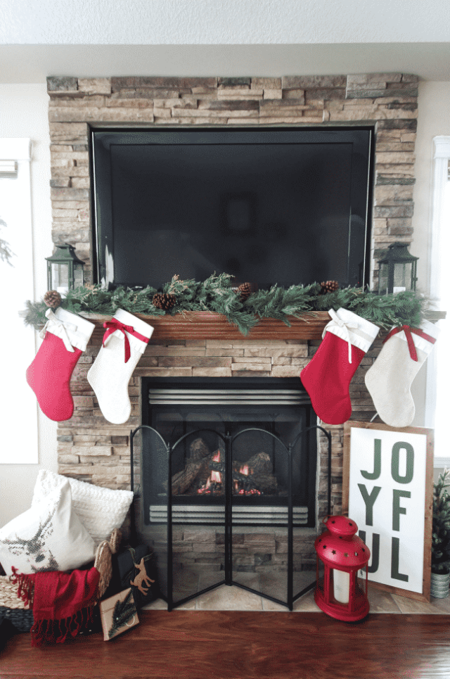 Christmas Mantel Decorations that'll Impress & Inspire You - A Brick ...